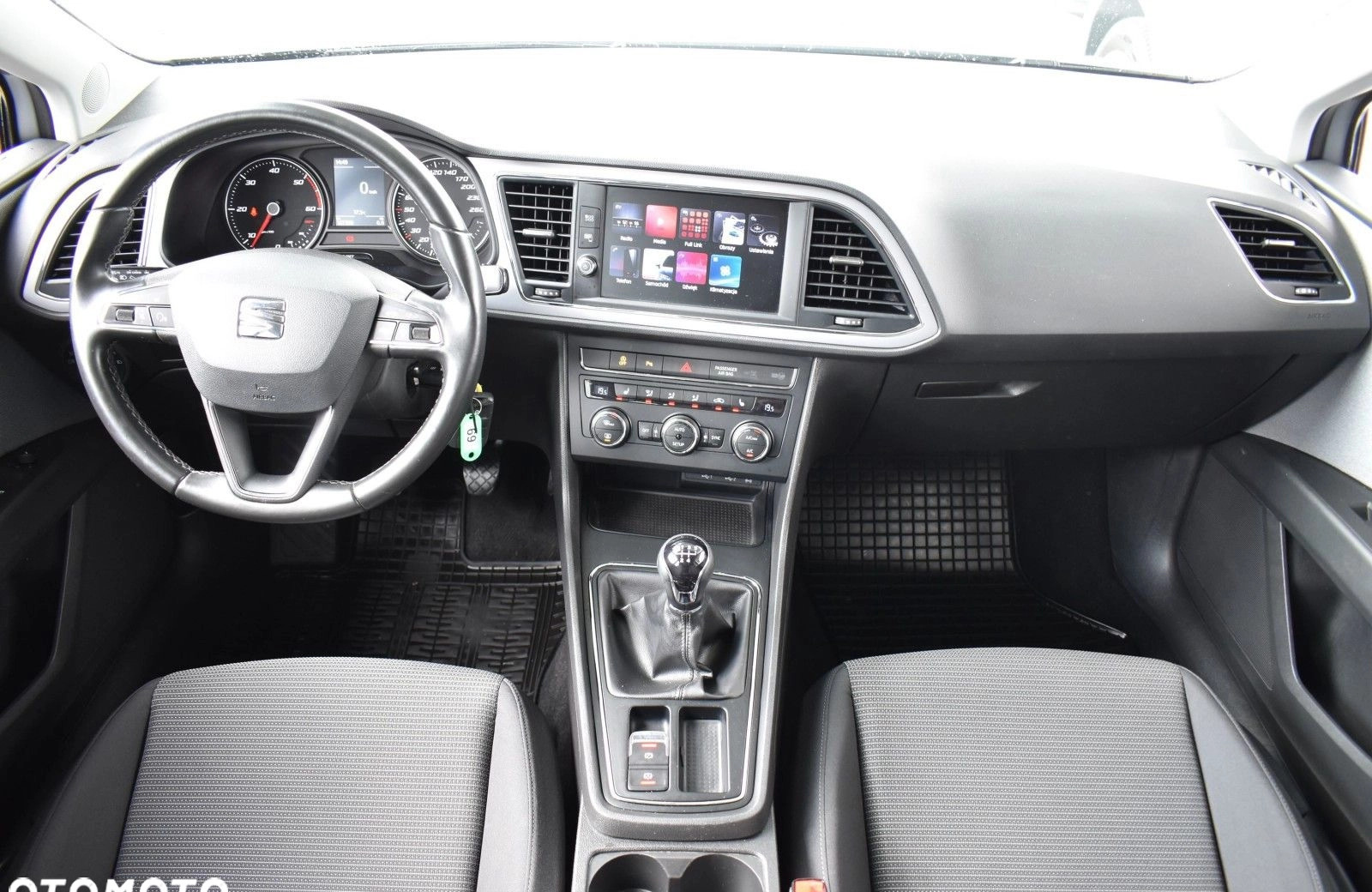 Seat Leon cena 58900 przebieg: 127379, rok produkcji 2019 z Poznań małe 407